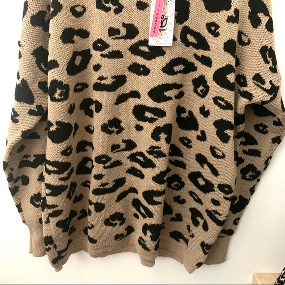 Andree Plus Size Leopard Print Long Sleeve Sweater NWT SZ 3X - Picture 4 of 10